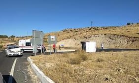 gercus-5C-te-minibus-ile-otomobil-kafa-kafaya-carpistin