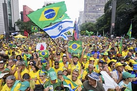 185000-bolsonaro-destekcisi-darbe-sorusturmasi-sirasinda-bolsonaroyu-savunmak-icin-miting-duzenlendi-CIvUM7gR.jpg