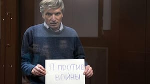 rusyanin-ukraynaya-karsilanacak-olan-moskovali-itfaiyenin-gozalti-suresi-uzatildi-esY8fDXW.jpg