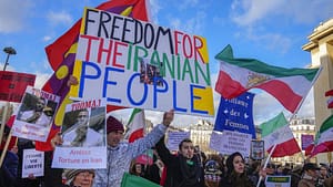 iran-protestolarda-onbinlerce-kisinin-gozaltina-alindigini-kabul-etti-meFlmMKi.jpg