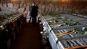 italya-nazi-almanyasina-karsi-80-yillik-davayi-tamamliyor-ancak-elestirmenler-bunun-cok-erken-oldugunu-soyluyor-Ec7s1QlG.jpg