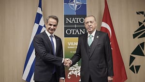 cumhurbaskani-erdogan-atinadaki-ziyaretinde-yunanistan-basbakani-micotakis-ile-gorustu-fFljBymP.jpg