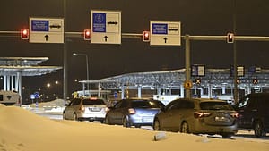 finlandiyada-gecici-olarak-yeniden-acilmanin-yeni-gocmen-akinina-yol-acilmasi-nedeniyle-rusya-ile-sinirin-tamamini-yeniden-kapatacak-HcCMimVN.jpg