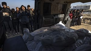 israil-hamasla-bmnin-savas-kararina-iliskin-karar-bir-kez-daha-ertelendi-gazzenin-guneyi-bombalandi-nZmLrlSi.jpg