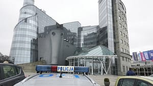 yeni-polonya-hukumeti-hukumeti-devlet-televizyonu-radyo-ve-haber-patronlarini-gorevden-aldi-WklKy4rN.jpg