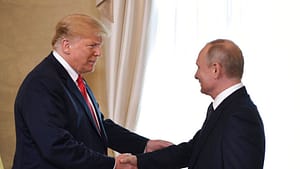 raporlara-gore-trump-putine-telefon-gorusmesi-sirasinda-savasi-tirmandirmamaya-cagiriyor-ksYED7Km.jpg