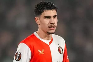 Kendi oğlunu oyuna alan Robin van Persie hayatının şokunu yaşadı Kendi oğlunu oyuna alan Robin van Persie hayatının şokunu yaşadı