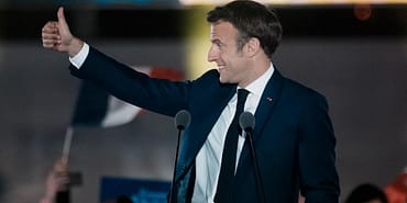 emmanuel-macron-fransayi-secmelerini-kazandiktan-sonra-herkesin-baskani-olma-sozu-verdi-TX8HO6Ny.jpg