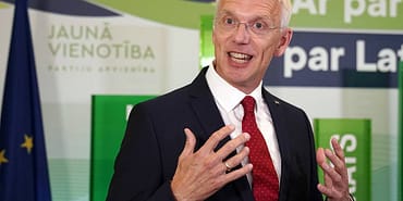 letonya-basbakaninin-yeni-birlik-bolumleri-genel-secimleri-kazanir-erken-sonuclar-Glg758iA.jpg