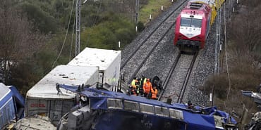sorusturma-grubuna-gore-yunan-tren-kazasinin-nedeni-eskimis-sinyalizasyon-sistemi-olabilir-VMpwIWpJ.jpg