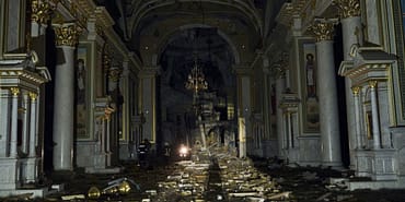 ukraynanin-odessa-kentine-yonelik-oglu-rus-saldirisinda-1-kisi-oldu-cok-sayida-kisi-yaralandi-ve-bir-katedral-agir-hasar-gordu-e2LYB8xf.jpg