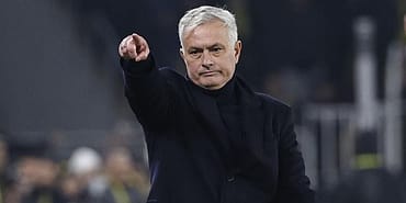 fenerbahcede-jose-mourinhodan-farkli-11-karari-lTnKD773.jpg