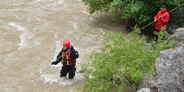 Hakkari'de ekipler derede kaybolan Neçir için seferber