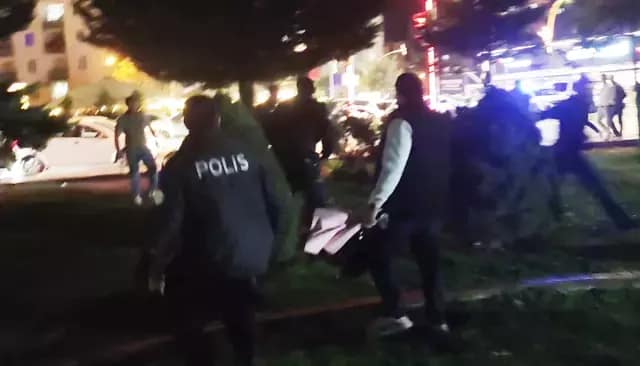 Eski ve yeni sevgili birbirine girdi, polis biber gazıyla müdahale etti